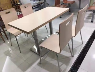 钢木四人餐桌椅